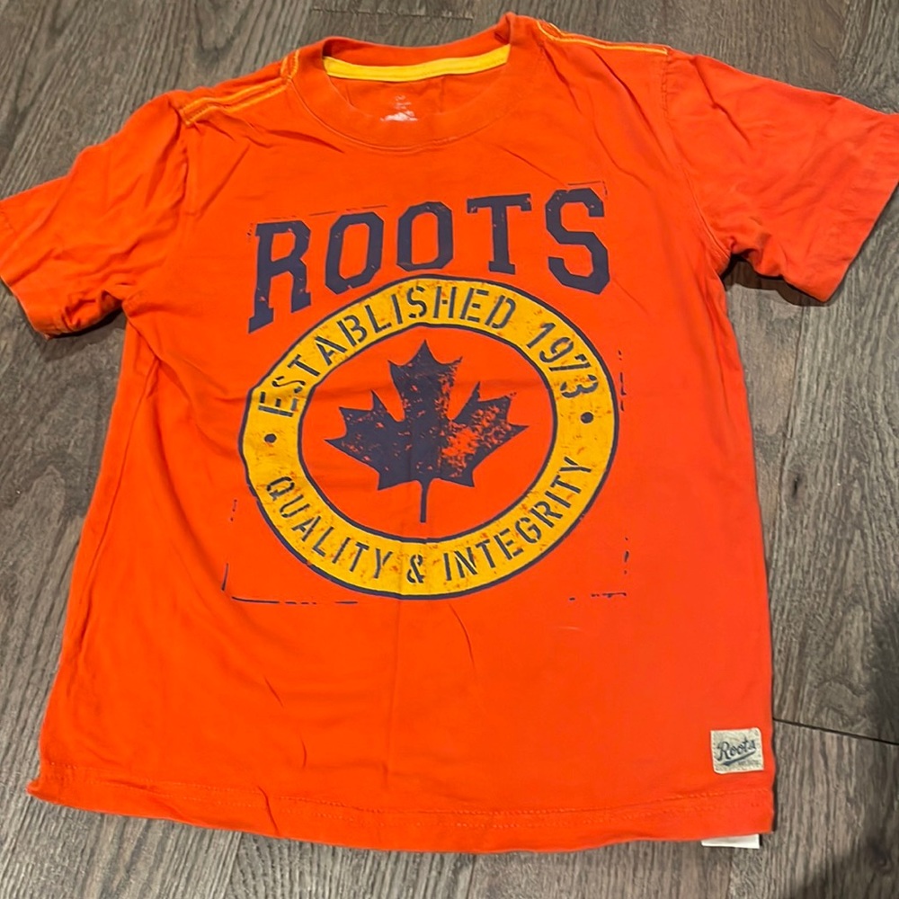 10/10 Roota sz S youth Tshirt